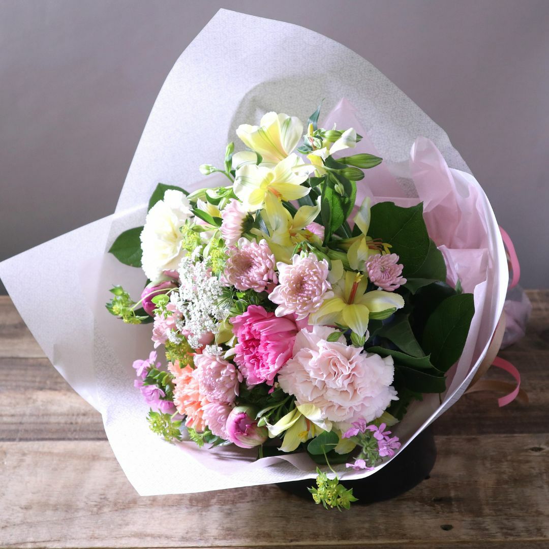 母の日の花。母に贈るお花のギフト。贈って喜ばれる人気のフラワーギフト