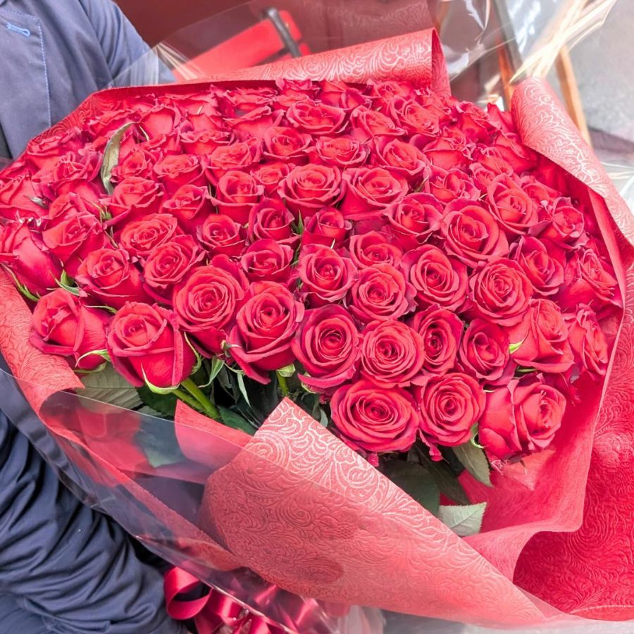 プロポーズの花束。バラの花束。薔薇108本のプレゼント