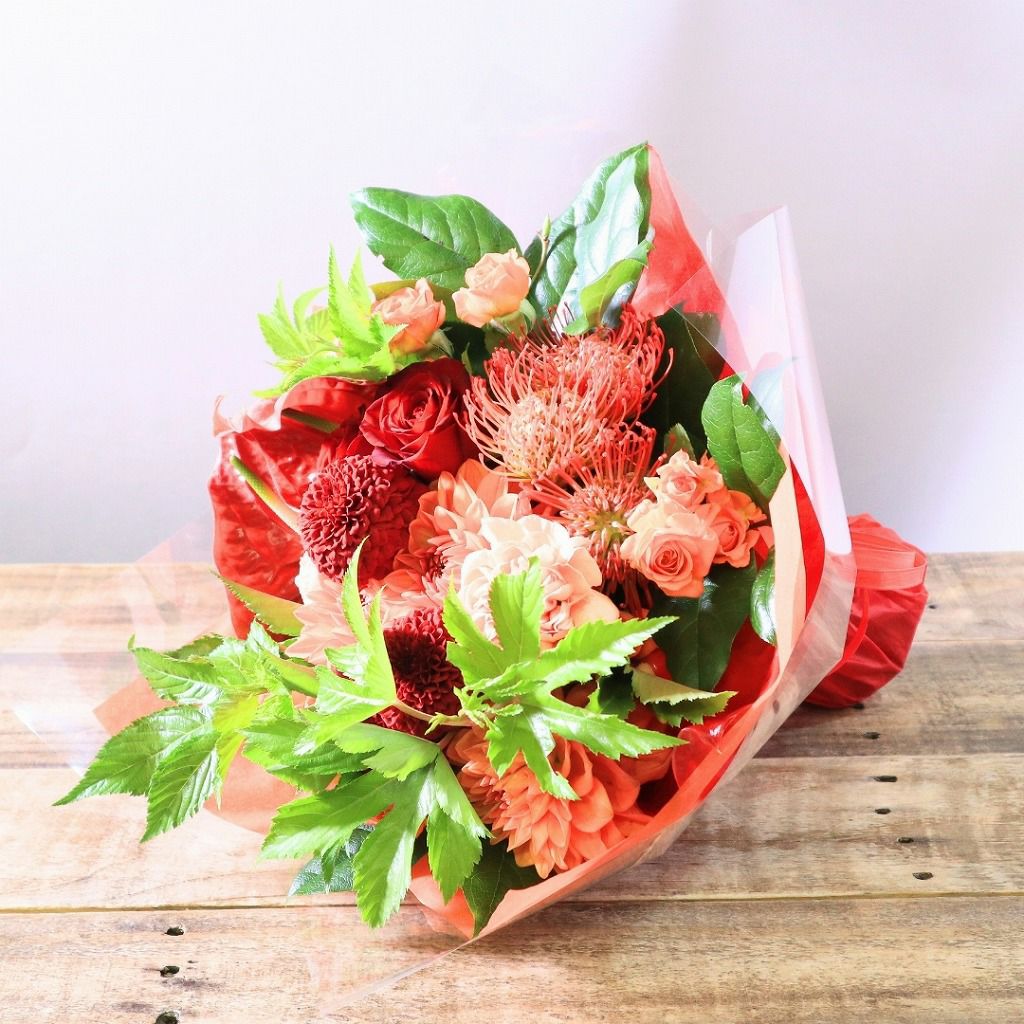 退職祝いの花束。父母・上司の定年退職を祝う花、送別の花束、お祝いアレンジメント