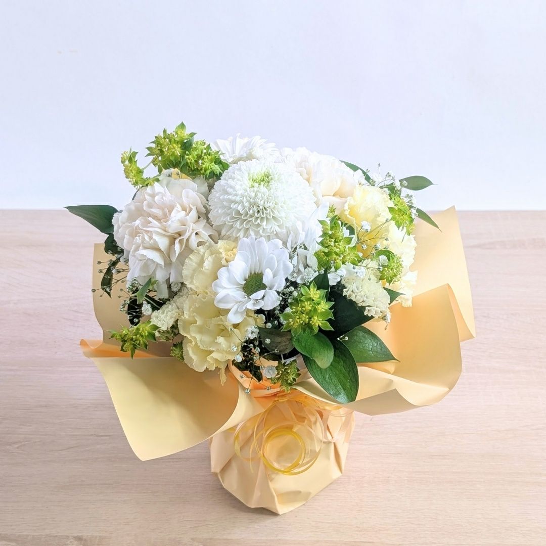 【そのまま飾れる花束】Wish（ウィッシュ）「きなり」｜おしゃれな花束・アレンジ通販【最短翌日着】｜花以想（はないも）