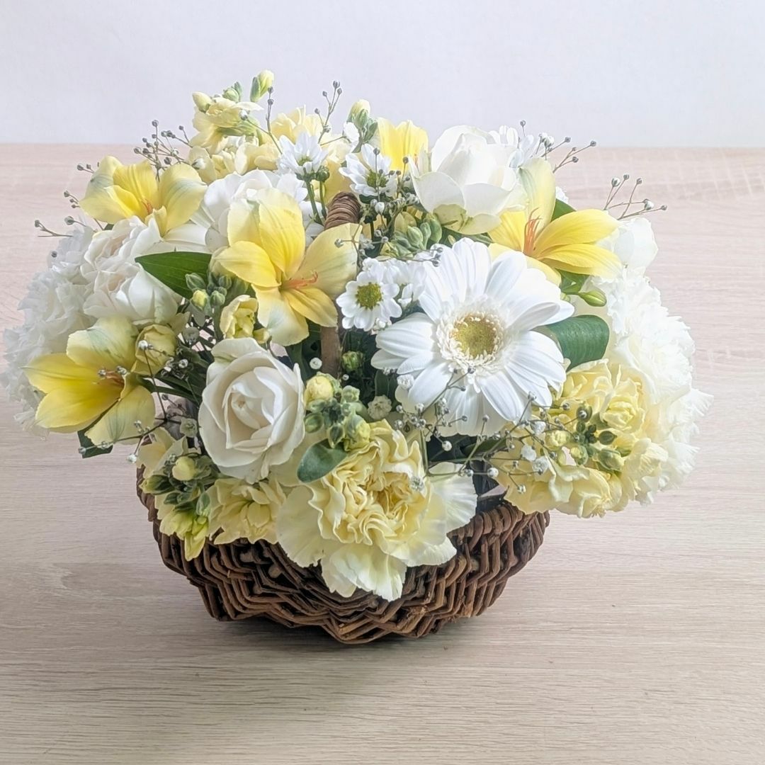 開店祝いに贈るお花のバスケット・オープン祝いの生花アレンジメント
