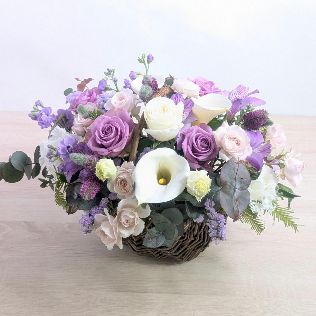 開店祝いに贈るお花のバスケット・オープン祝いの生花アレンジメント