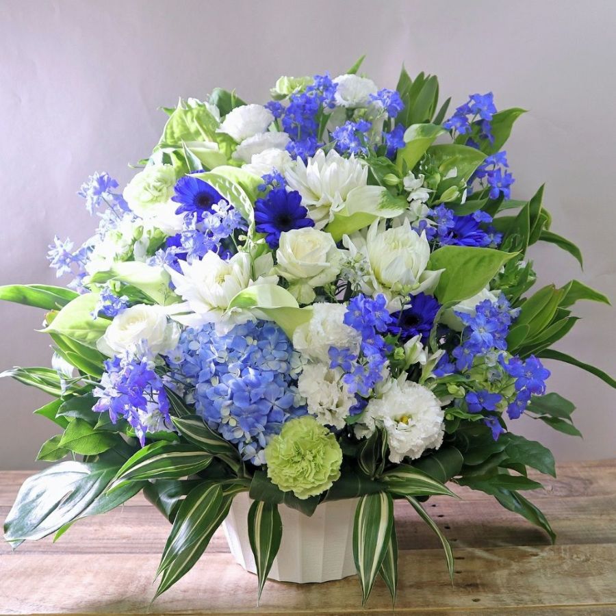 移転祝いの花　事務所移転・引っ越しのお祝いに贈るアレンジメント。お祝いフラワーギフト