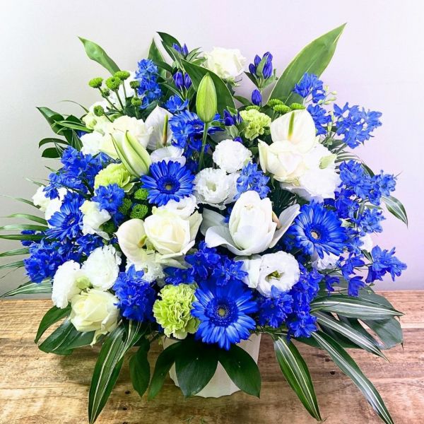 移転祝いの花　事務所移転・引っ越しのお祝いに贈るアレンジメント。お祝いフラワーギフト