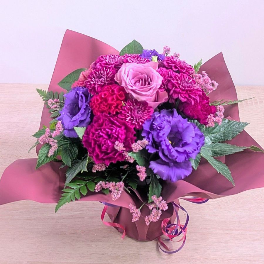 77歳 喜寿祝いの花｜誕生日プレゼントに｜そのまま飾れるブーケ｜スタンドブーケ Wish（ウィッシュ）「ヴィオラ」