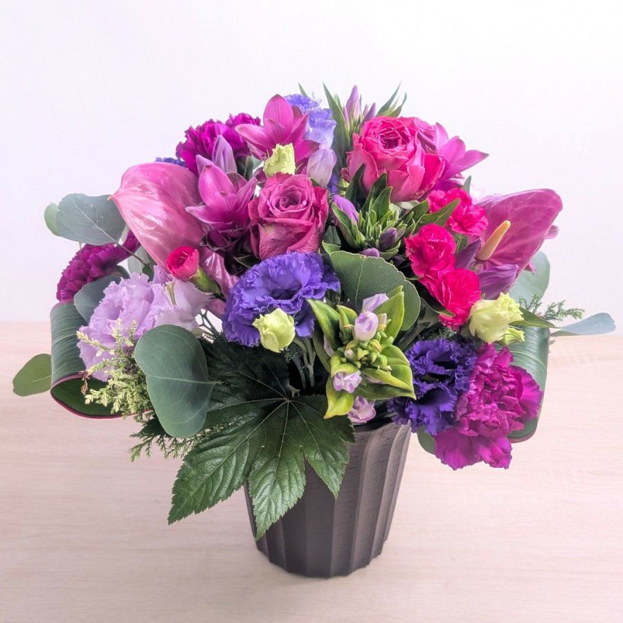 77歳 喜寿祝いの花｜誕生日プレゼントに｜父・男性におすすめ｜アレンジメント「ヴィオラ」人気のMSサイズ