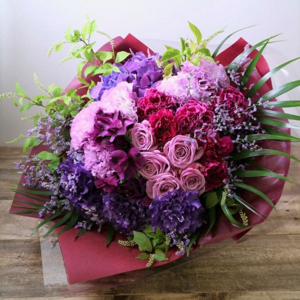 77歳 喜寿祝いの花｜誕生日プレゼントに｜父・男性におすすめ｜花束「ヴィオラ」華やかなLサイズ