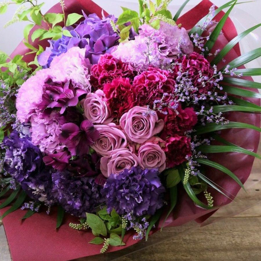 77歳 喜寿祝いの花｜誕生日プレゼントに｜父・男性におすすめ｜花束「ヴィオラ」華やかなLサイズ