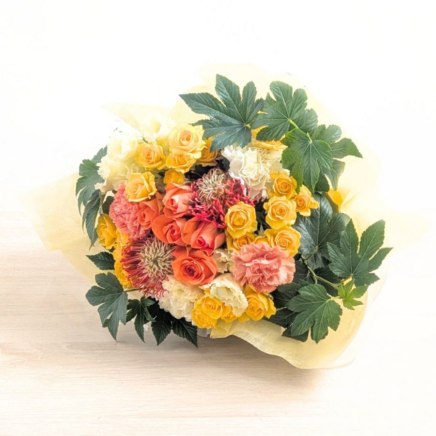 88歳 傘寿祝いの花｜誕生日プレゼントに｜母・女性におすすめ｜花束「おひさま」上品なMサイズ