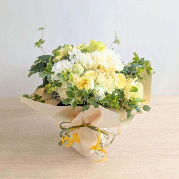 80歳 傘寿祝いの花｜誕生日プレゼントに｜そのまま飾れるブーケ｜スタンドブーケ Wish（ウィッシュ）「きなり」