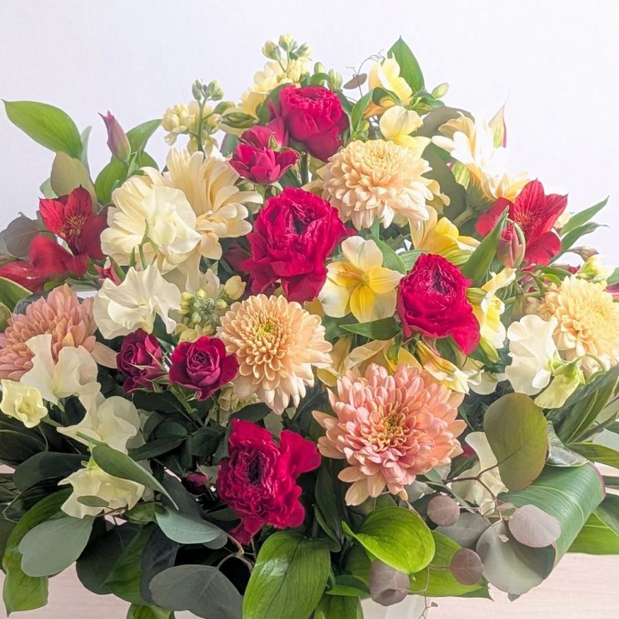  90歳 卒寿祝いの花｜誕生日プレゼントに｜母・おばあちゃん・女性におすすめ｜アレンジメント「あかり」上品なLサイズ