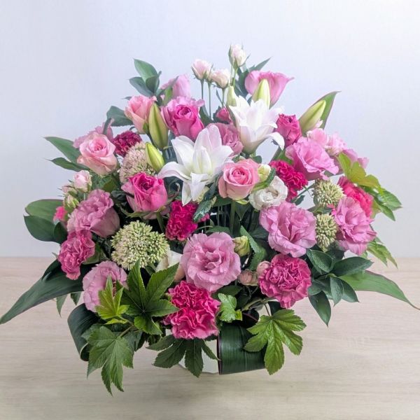 90歳 卒寿祝いの花｜誕生日プレゼントに｜母・おばあちゃん・女性におすすめ｜アレンジメント「ルージュ」華やかMサイズ